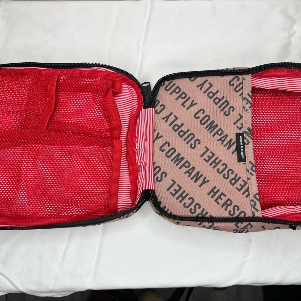 Herschel Chapter Connect Travel Kit - Picture 10 of 16